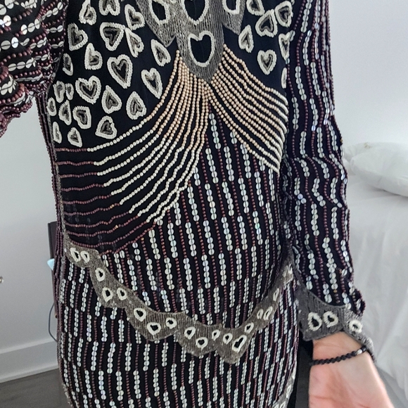 Dress with sequins and pearls - Picture 6 of 13